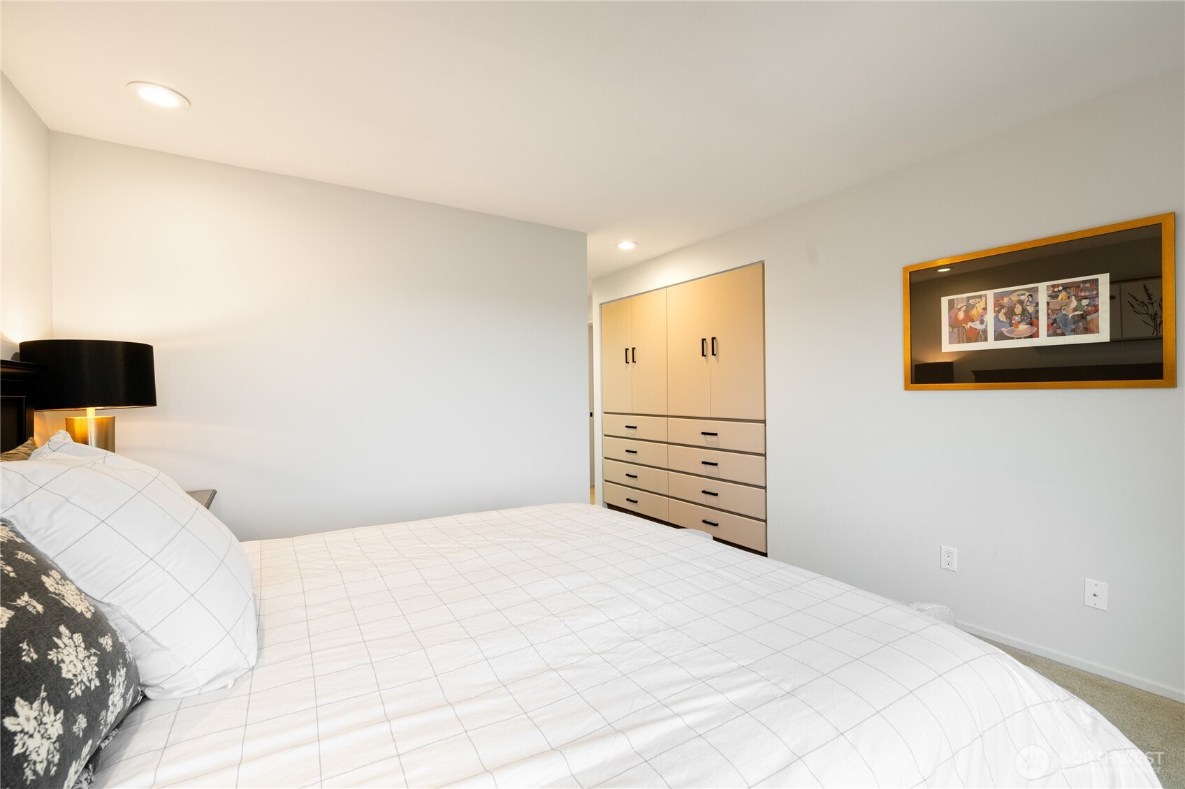 2410 Aurora Avenue N Unit: 107