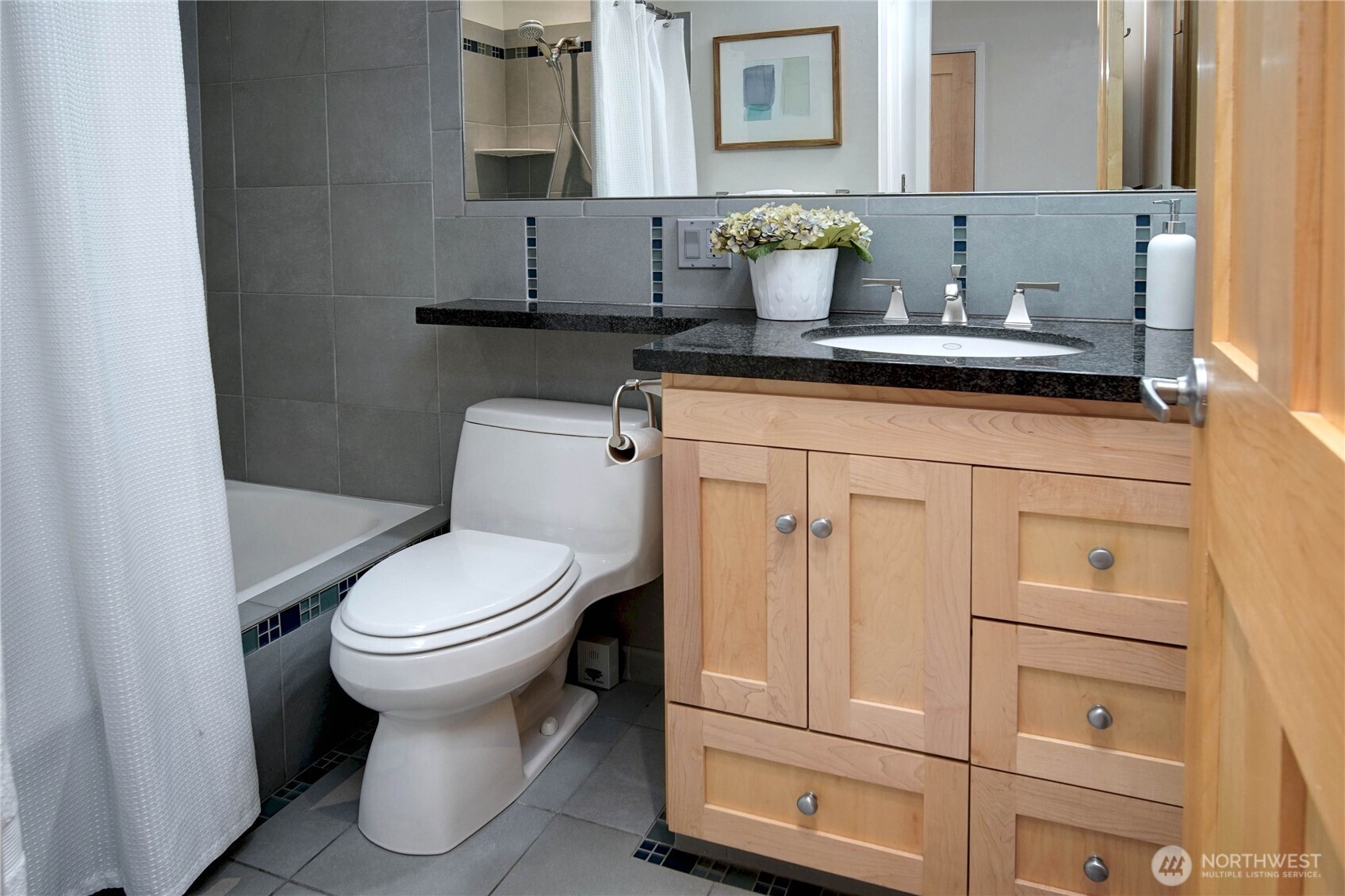 6533 Seaview Avenue NW Unit: A305