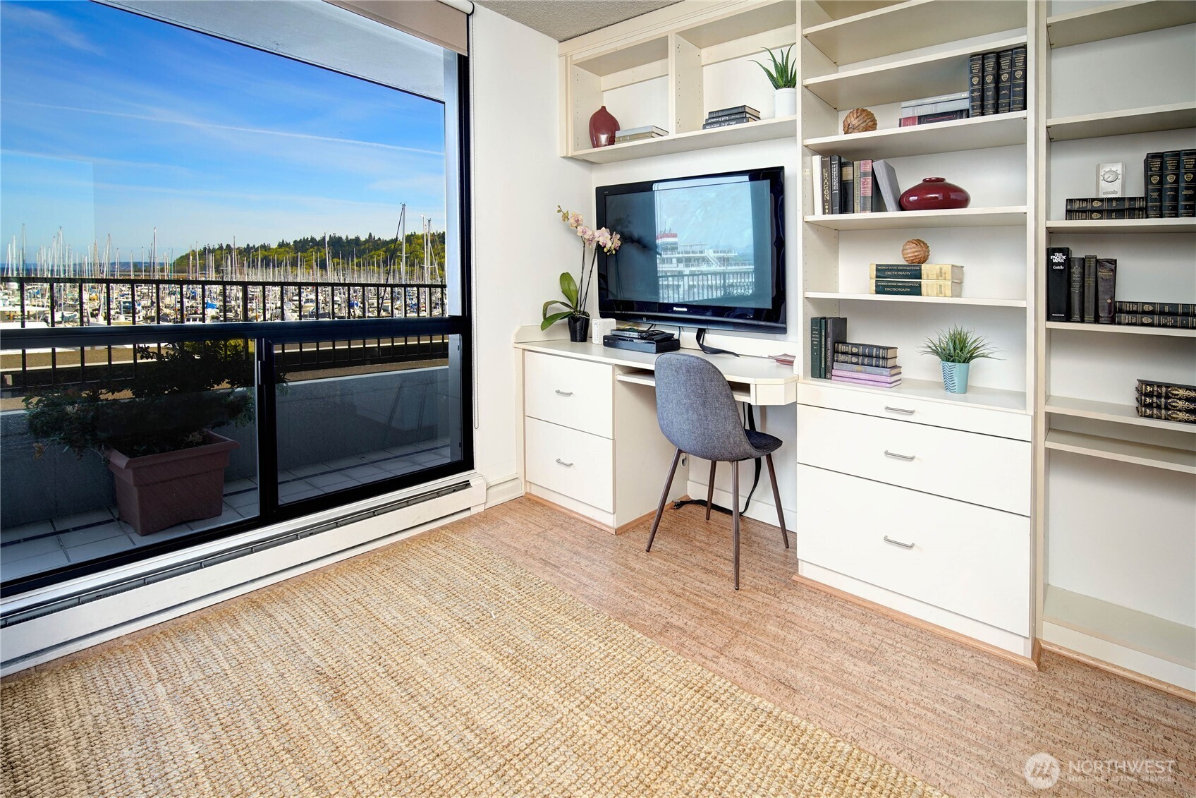 6533 Seaview Avenue NW Unit: A305