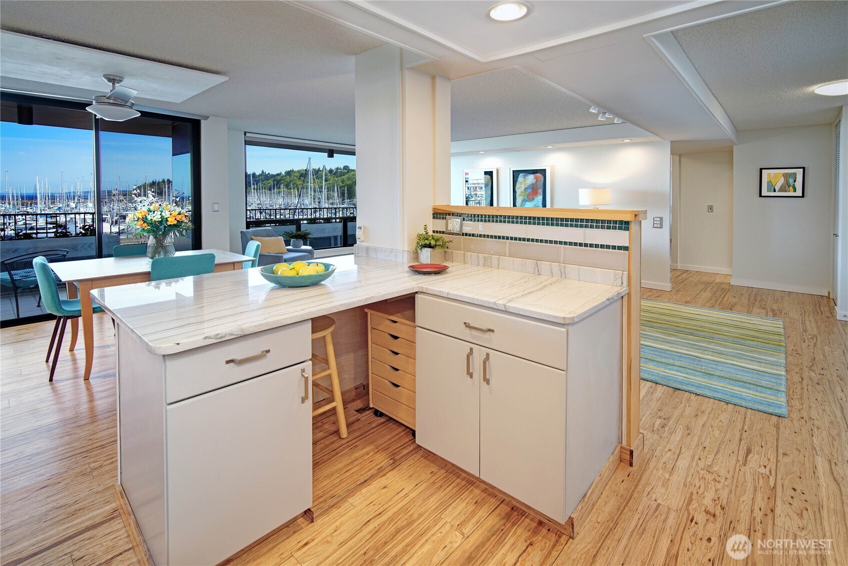 6533 Seaview Avenue NW Unit: A305