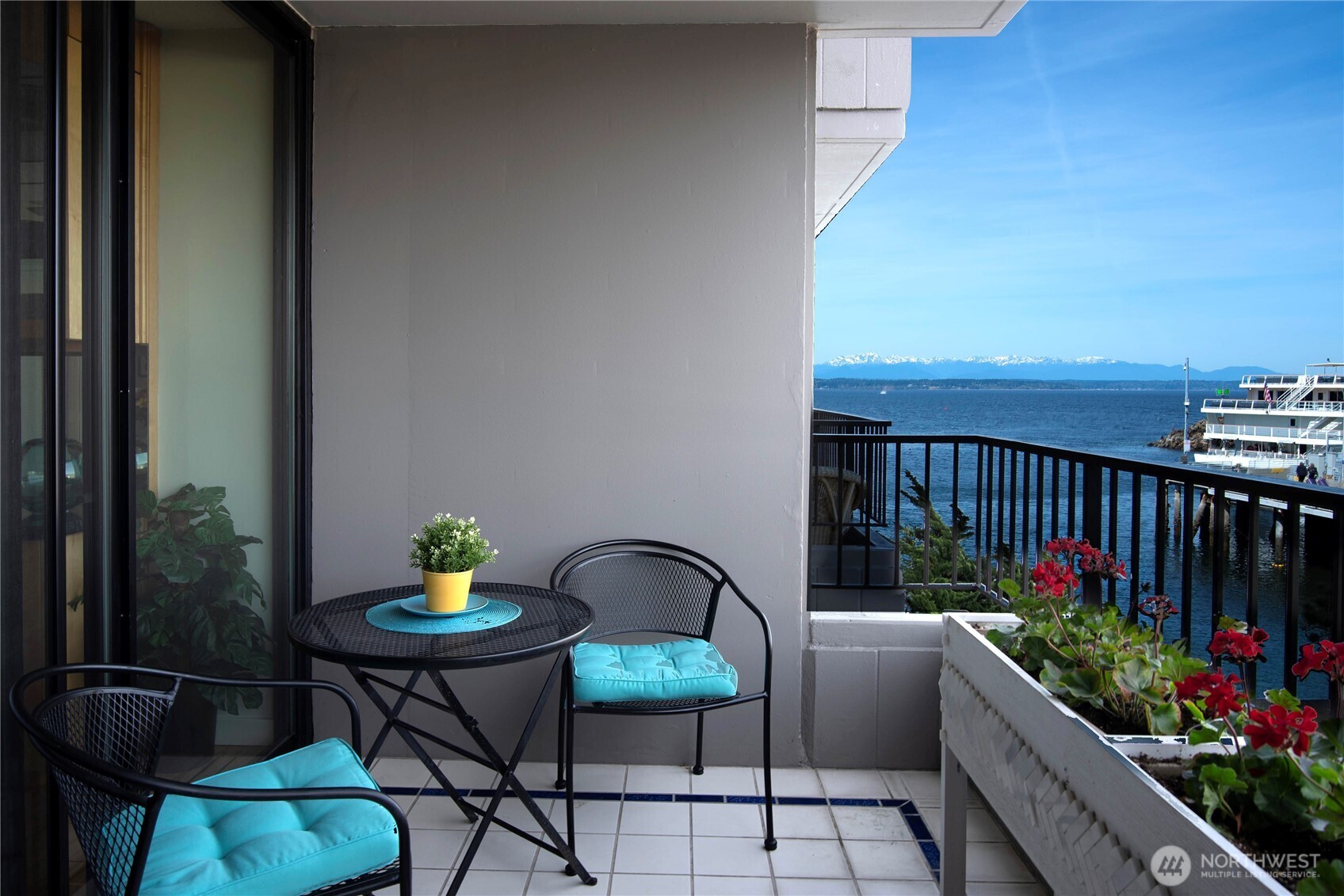 6533 Seaview Avenue NW Unit: A305