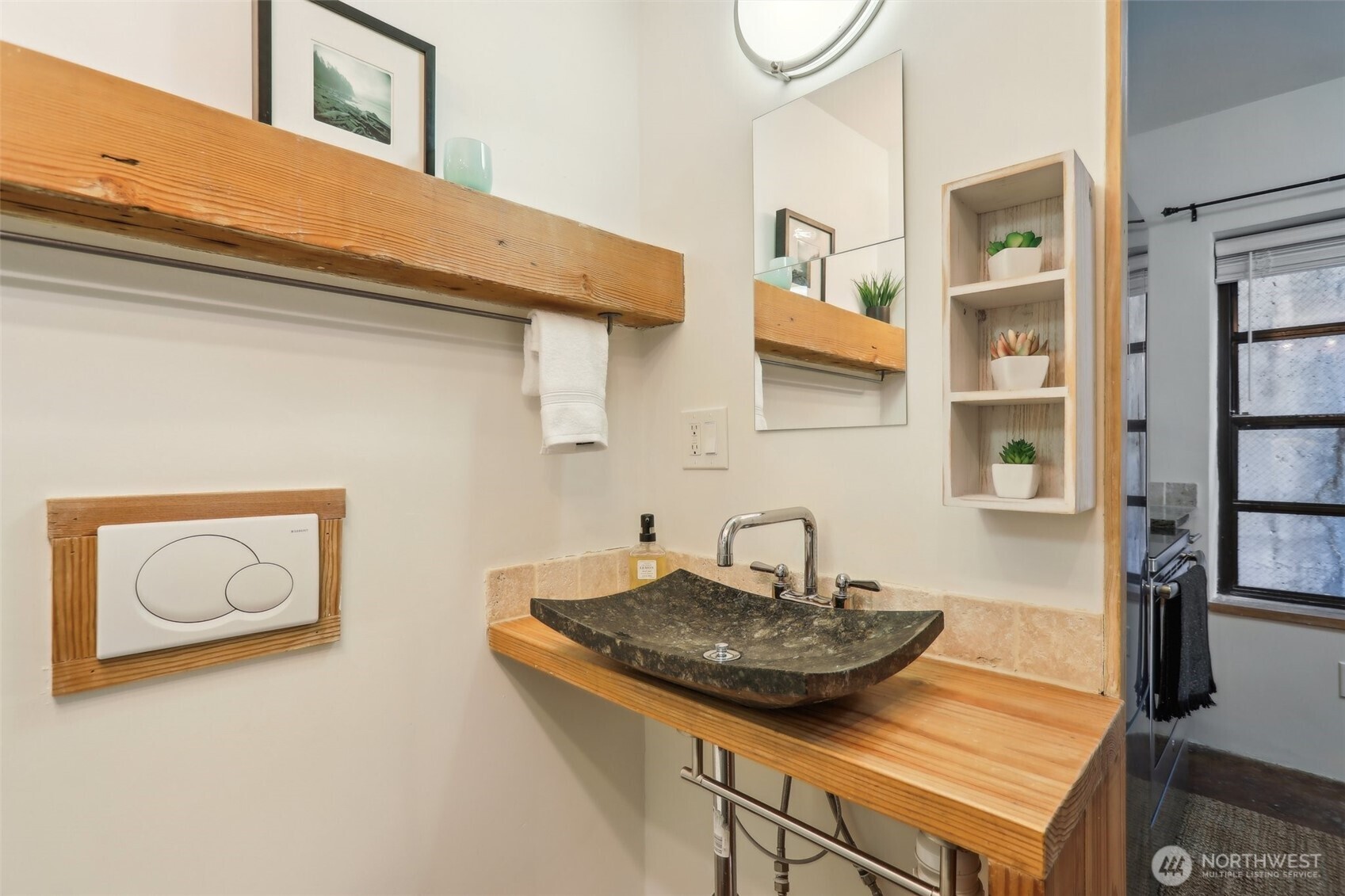 1122 Broadway E Unit: 101