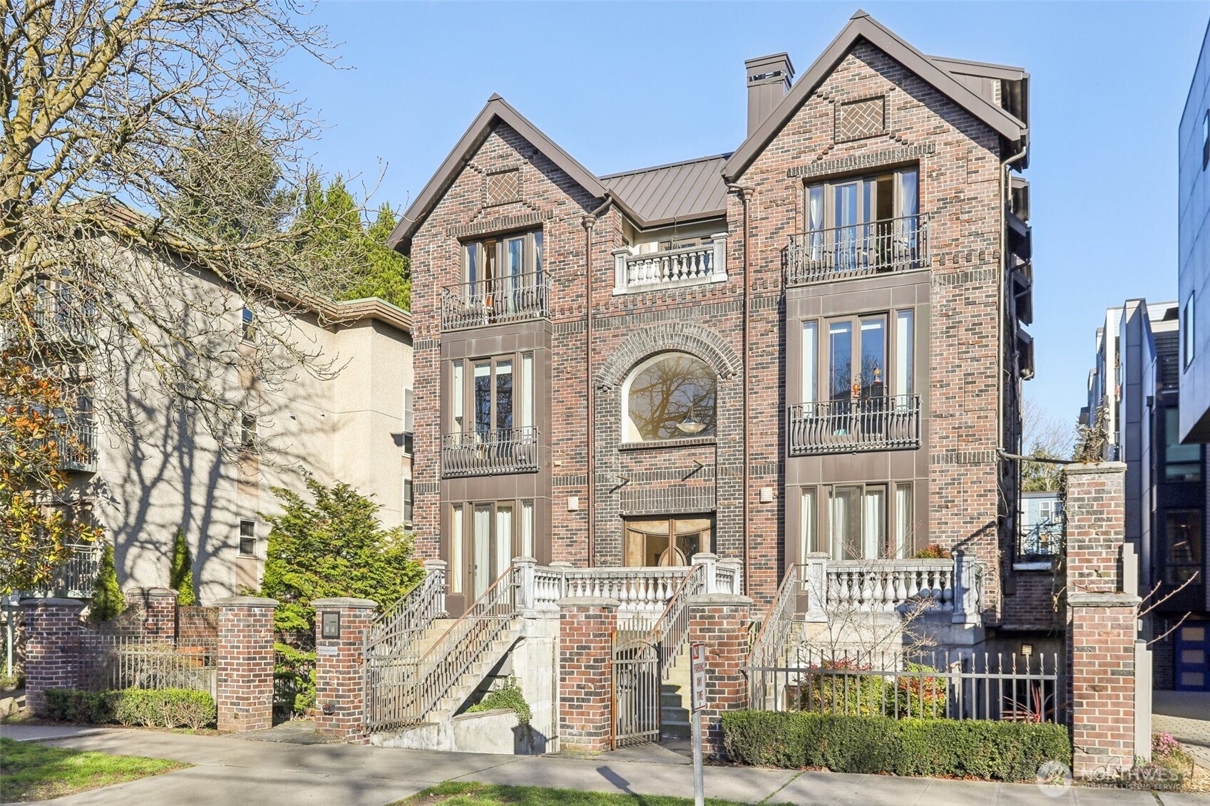 1122 Broadway E Unit: 101