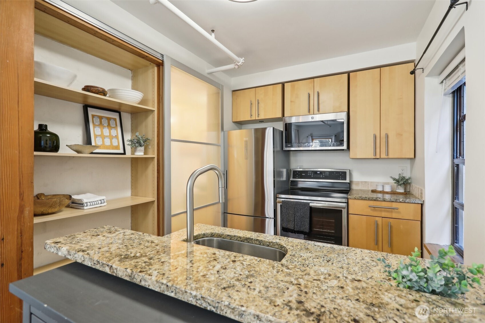 1122 Broadway E Unit: 101