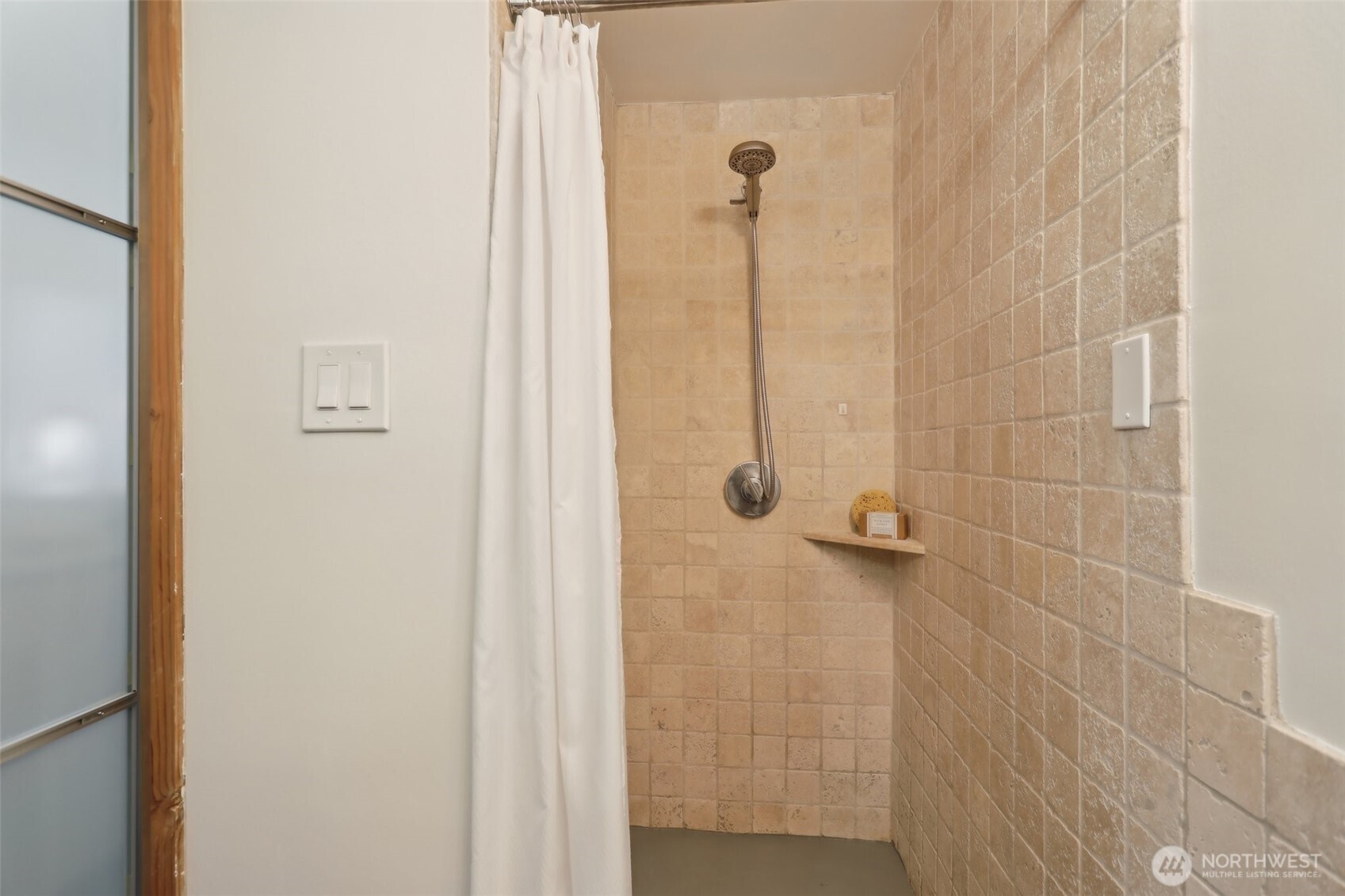 1122 Broadway E Unit: 101