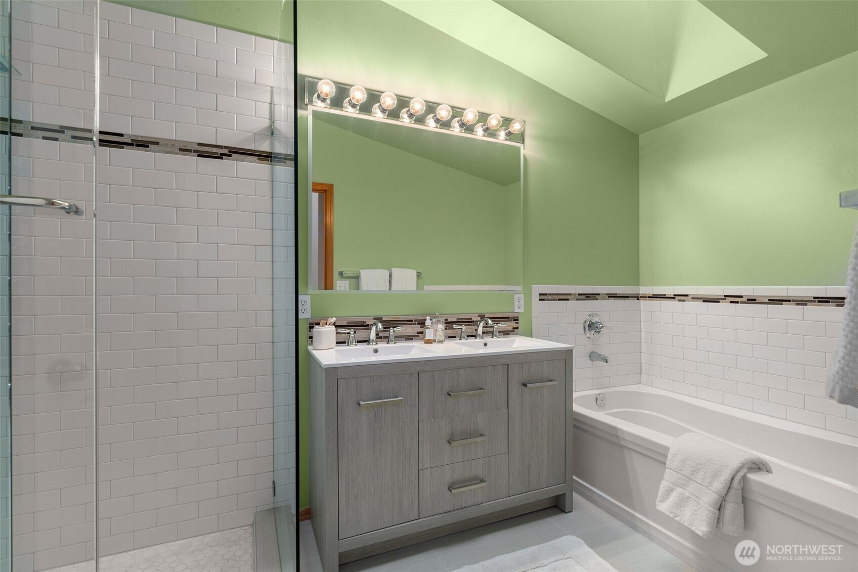 13709 Greenwood Avenue N