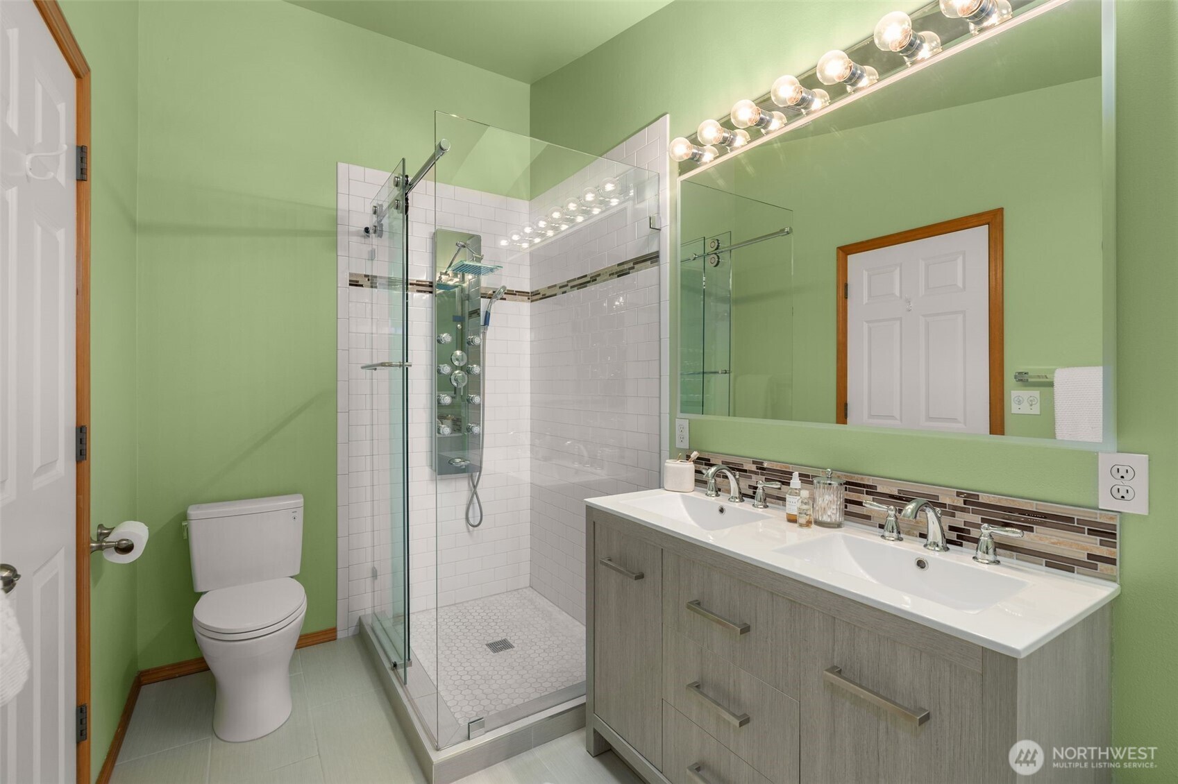 13709 Greenwood Avenue N