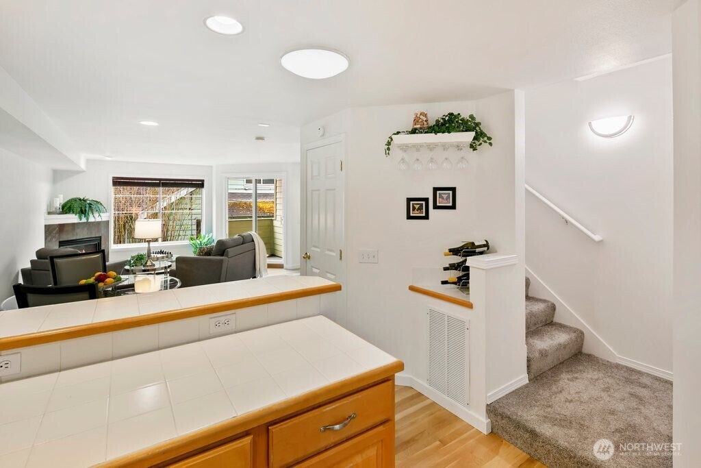 4418 Corliss Avenue N Unit: B