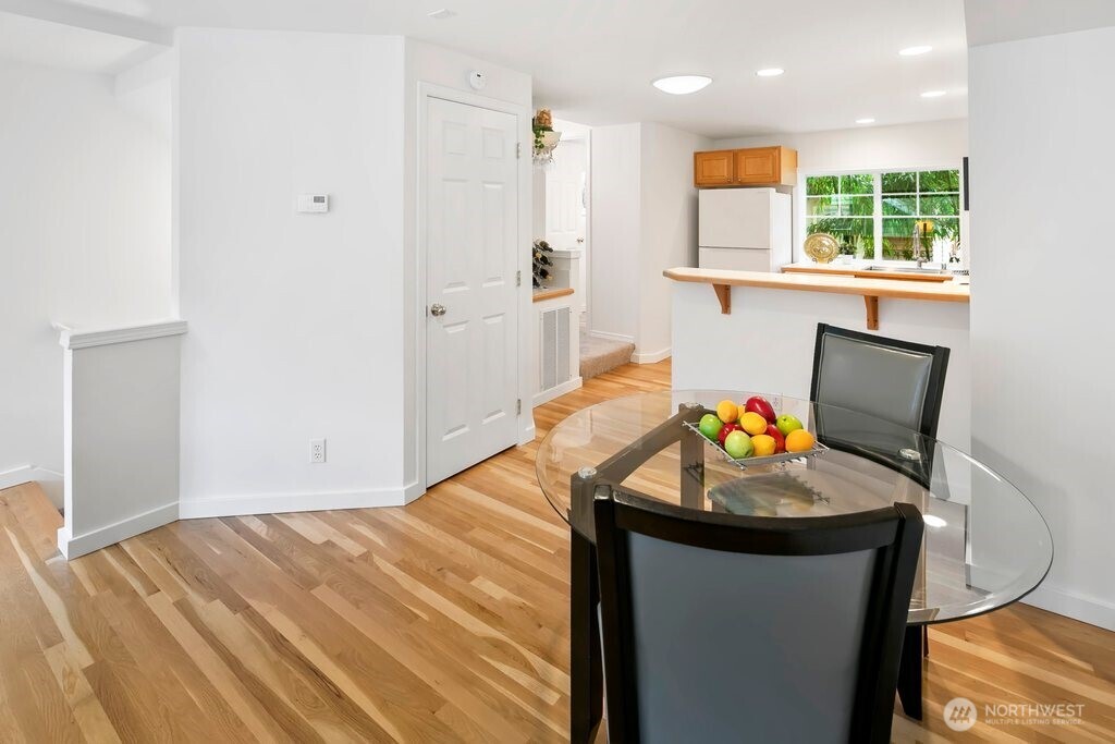 4418 Corliss Avenue N Unit: B