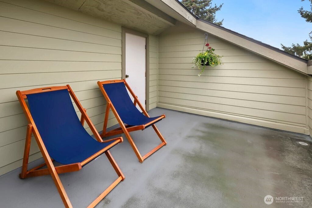 4418 Corliss Avenue N Unit: B