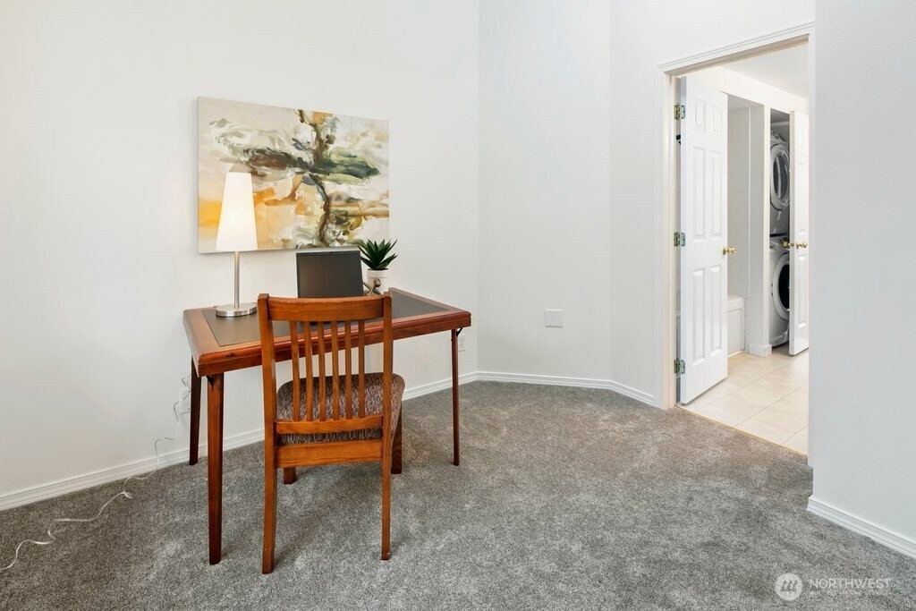 4418 Corliss Avenue N Unit: B