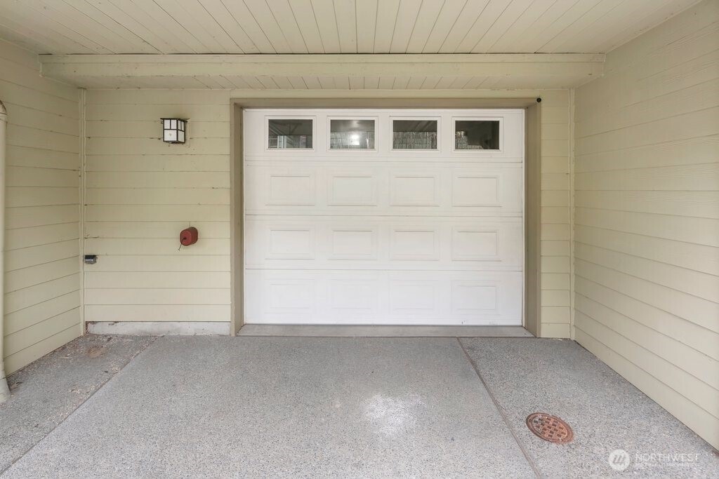 4418 Corliss Avenue N Unit: B