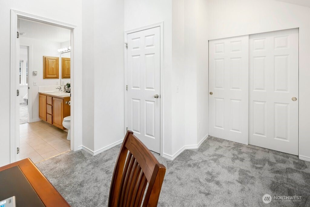 4418 Corliss Avenue N Unit: B