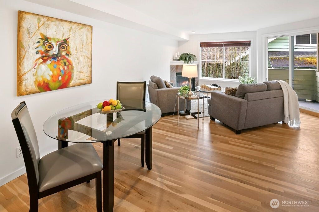 4418 Corliss Avenue N Unit: B