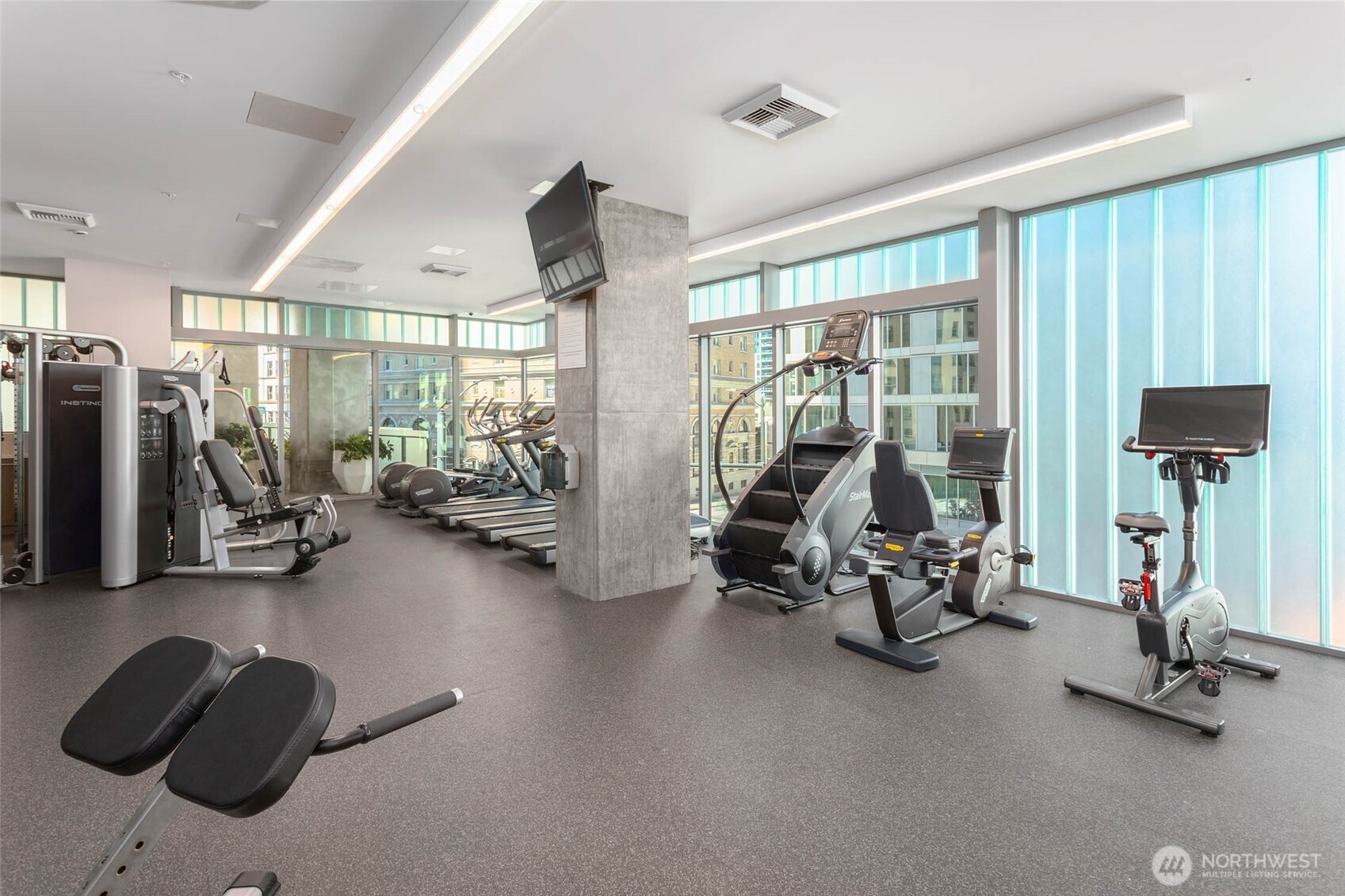 121 Stewart Street Unit: 2807