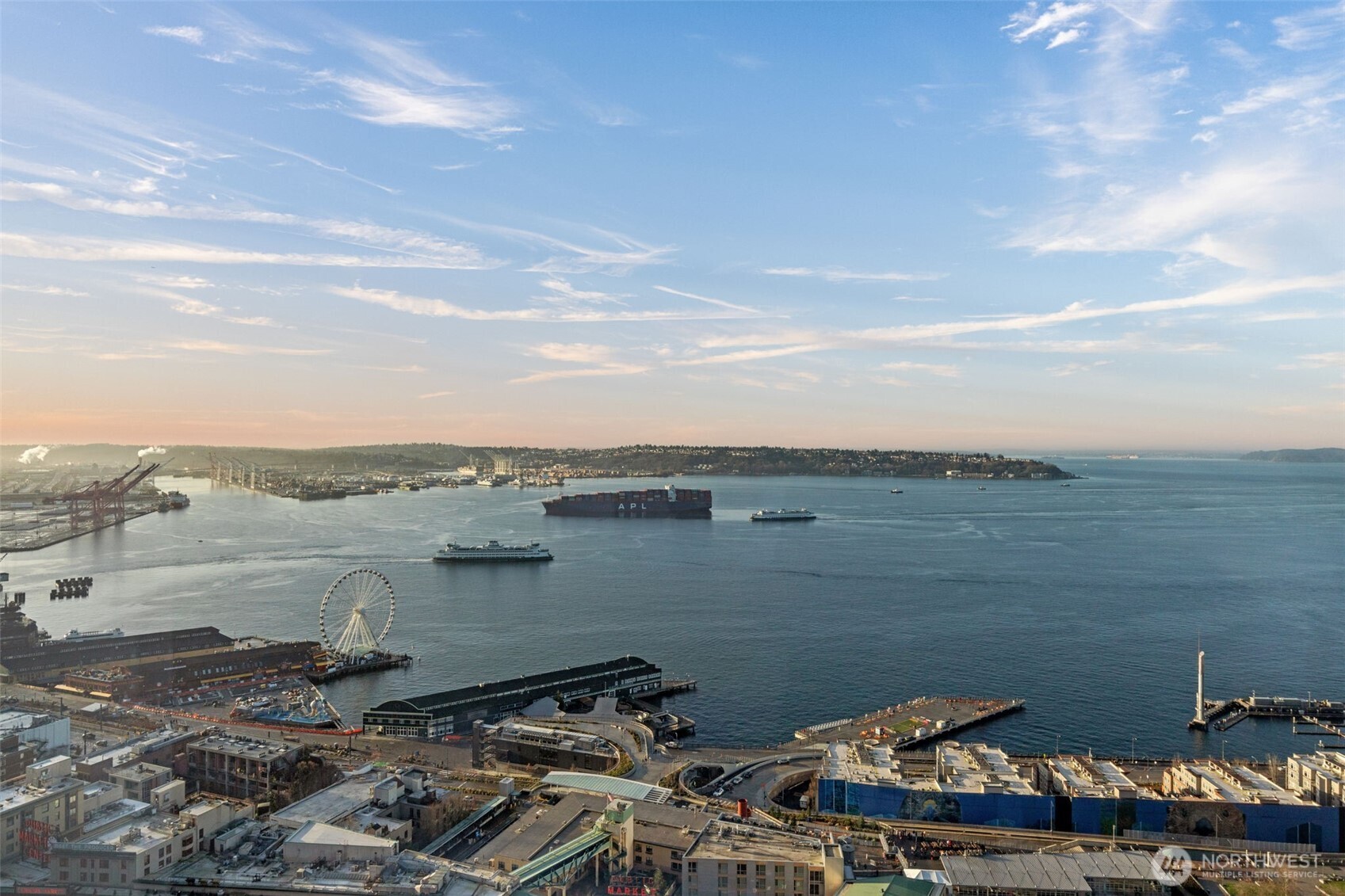 121 Stewart Street Unit: 2807