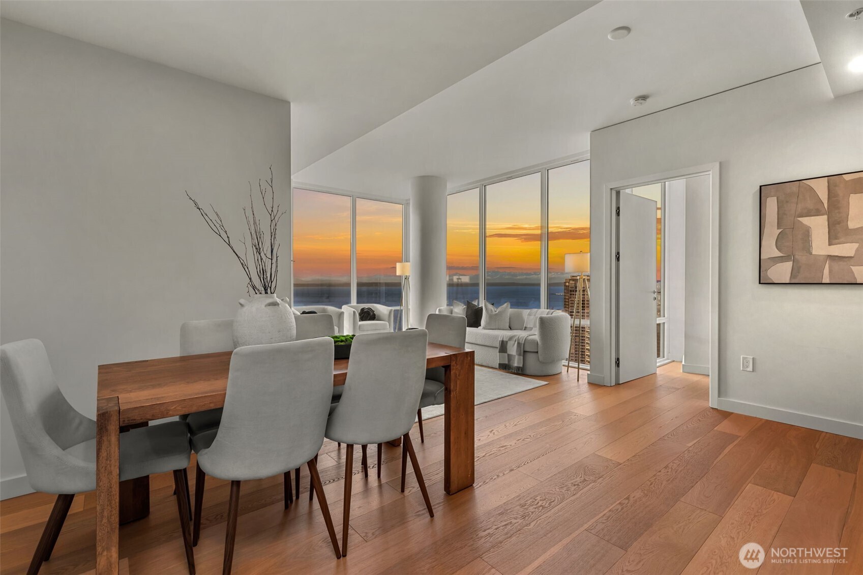 121 Stewart Street Unit: 2807