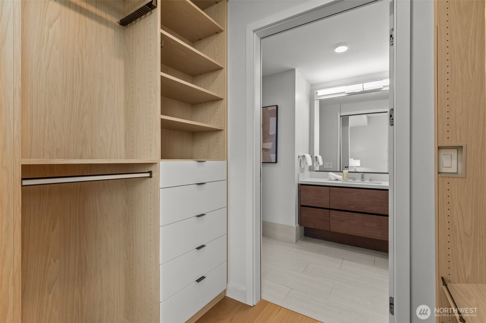 121 Stewart Street Unit: 2807