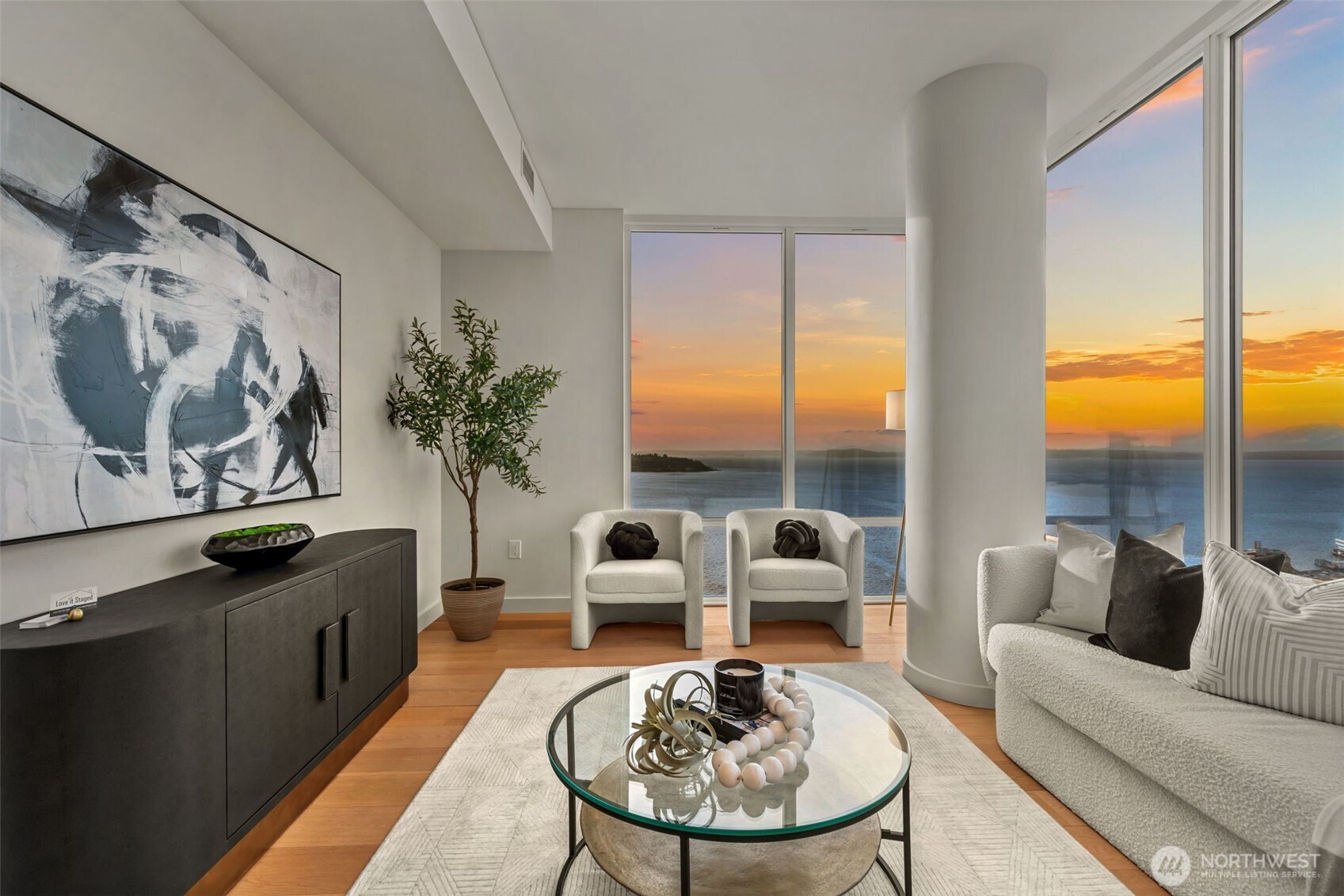 121 Stewart Street Unit: 2807