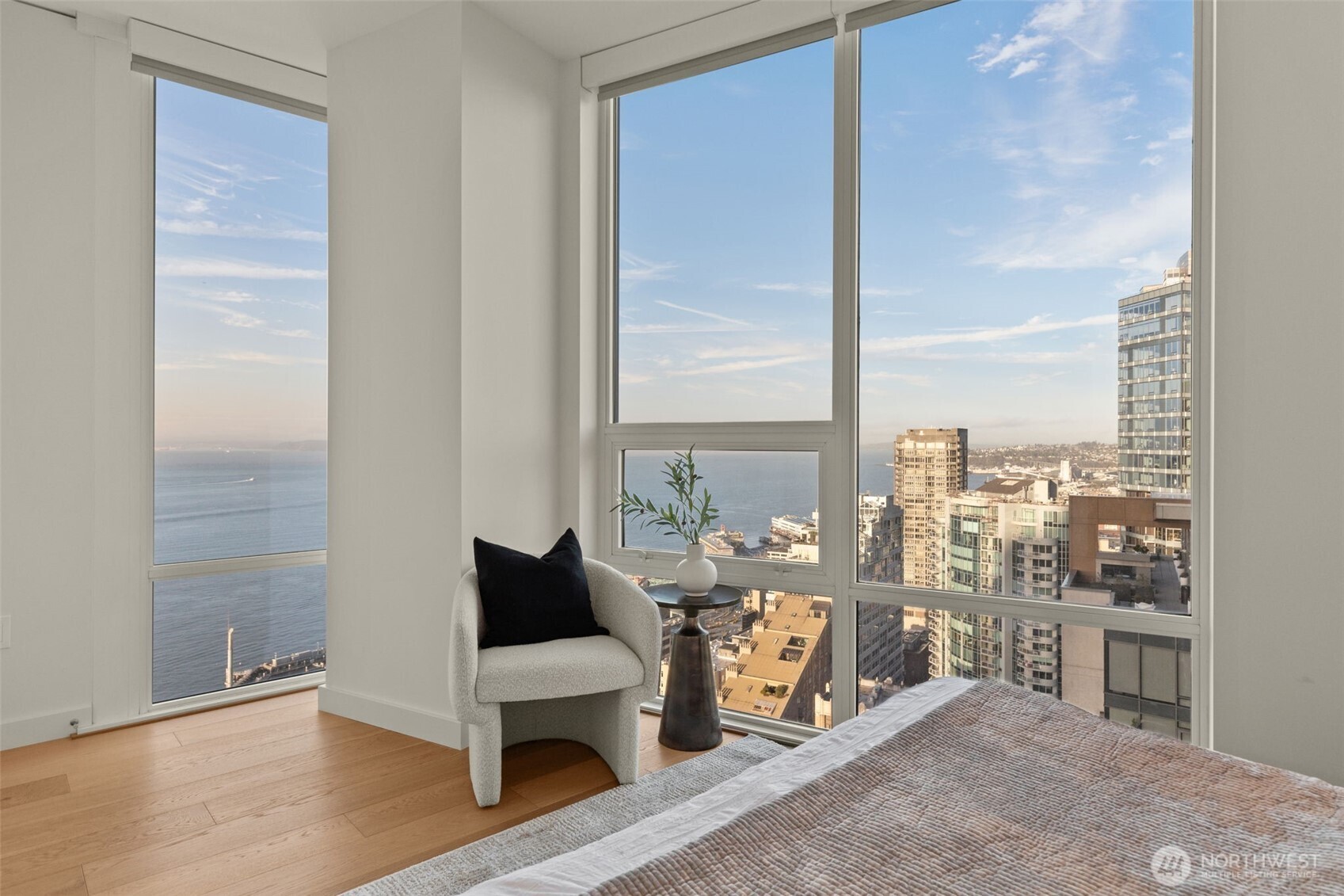 121 Stewart Street Unit: 2807