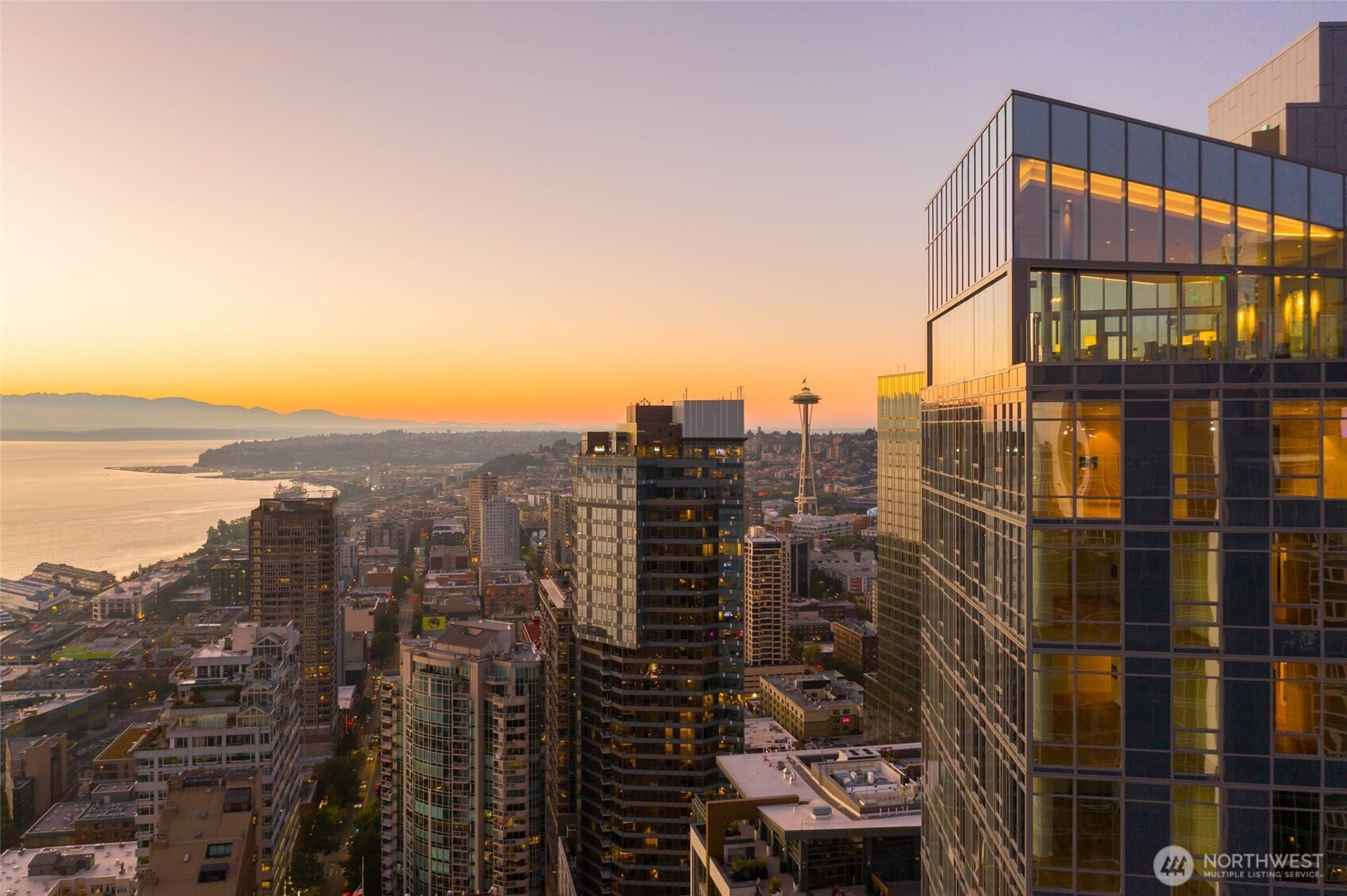 121 Stewart Street Unit: 2807