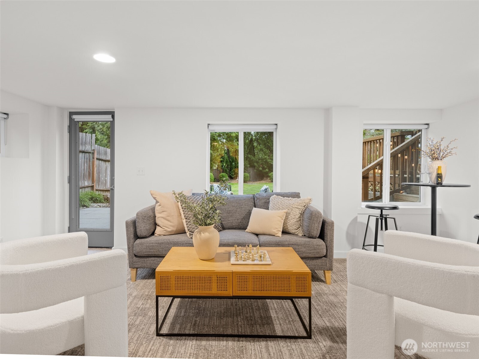 9122 Matthews Avenue NE