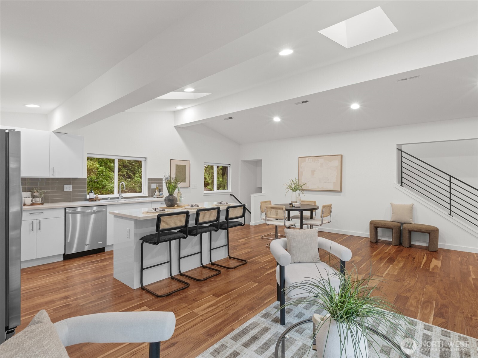 9122 Matthews Avenue NE