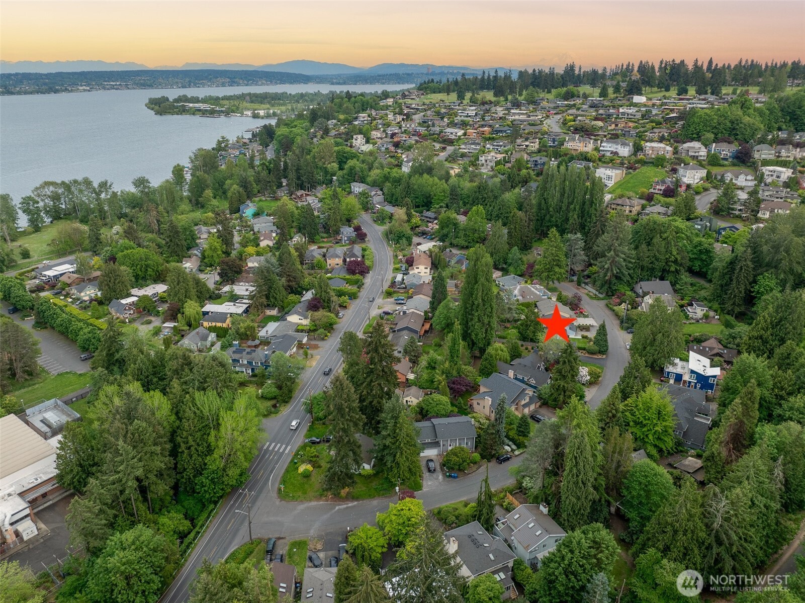 9122 Matthews Avenue NE