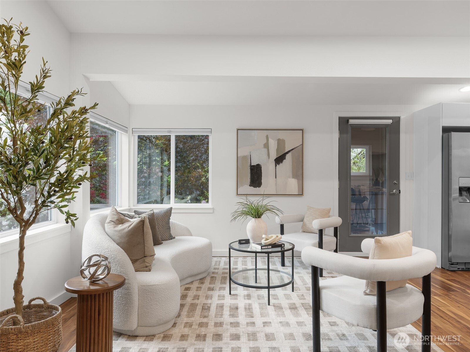 9122 Matthews Avenue NE