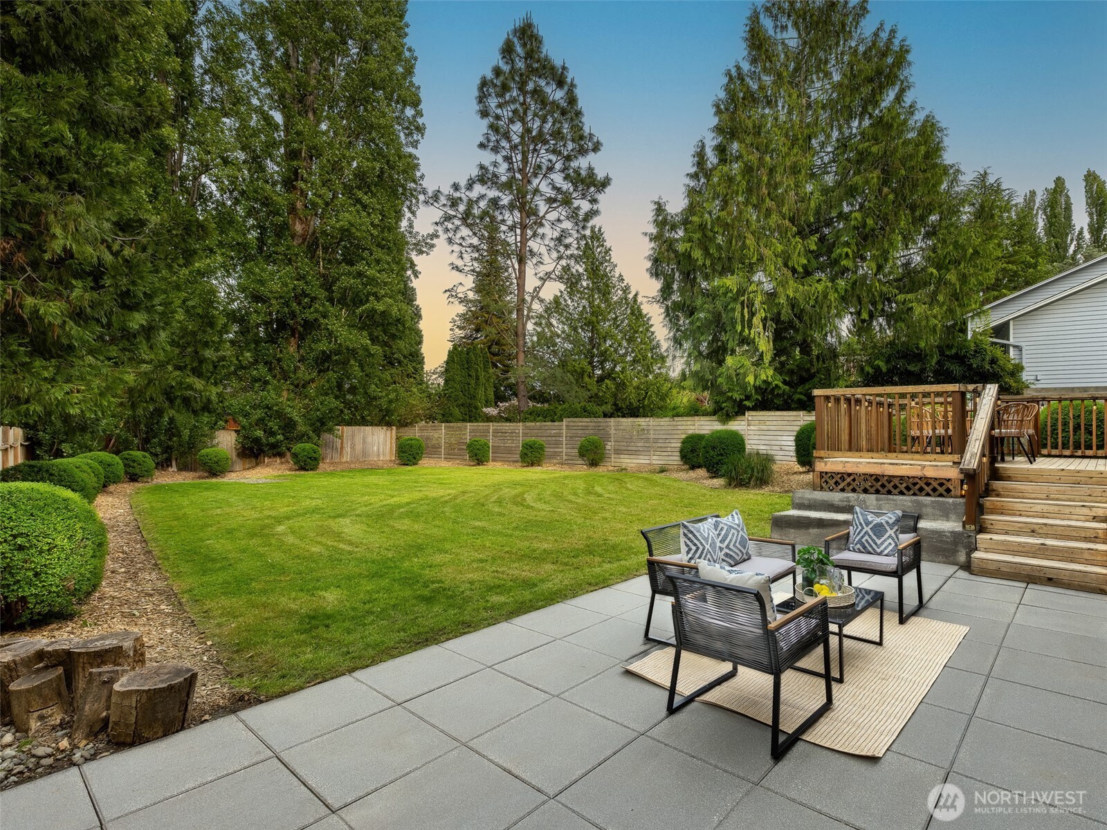 9122 Matthews Avenue NE