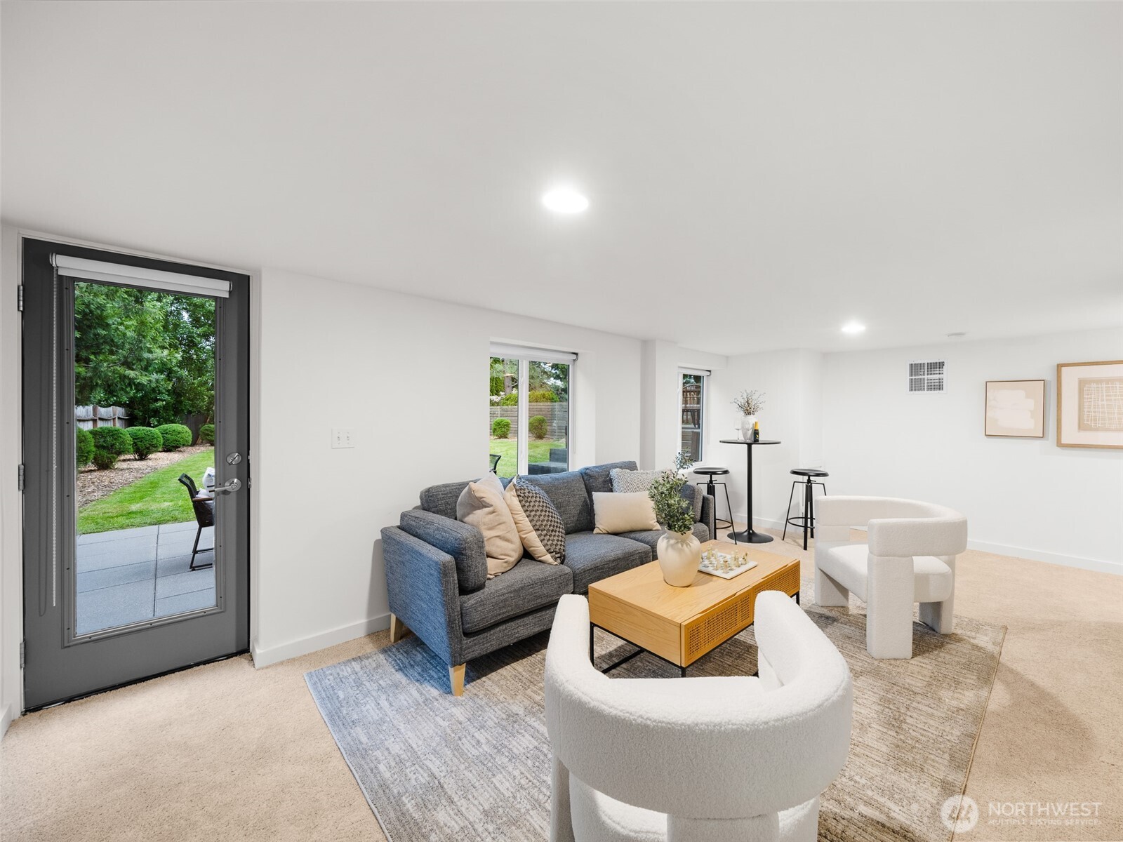 9122 Matthews Avenue NE