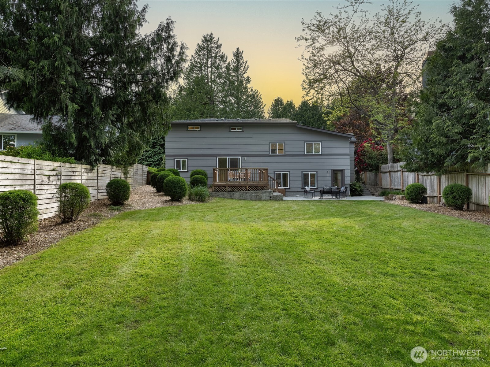 9122 Matthews Avenue NE