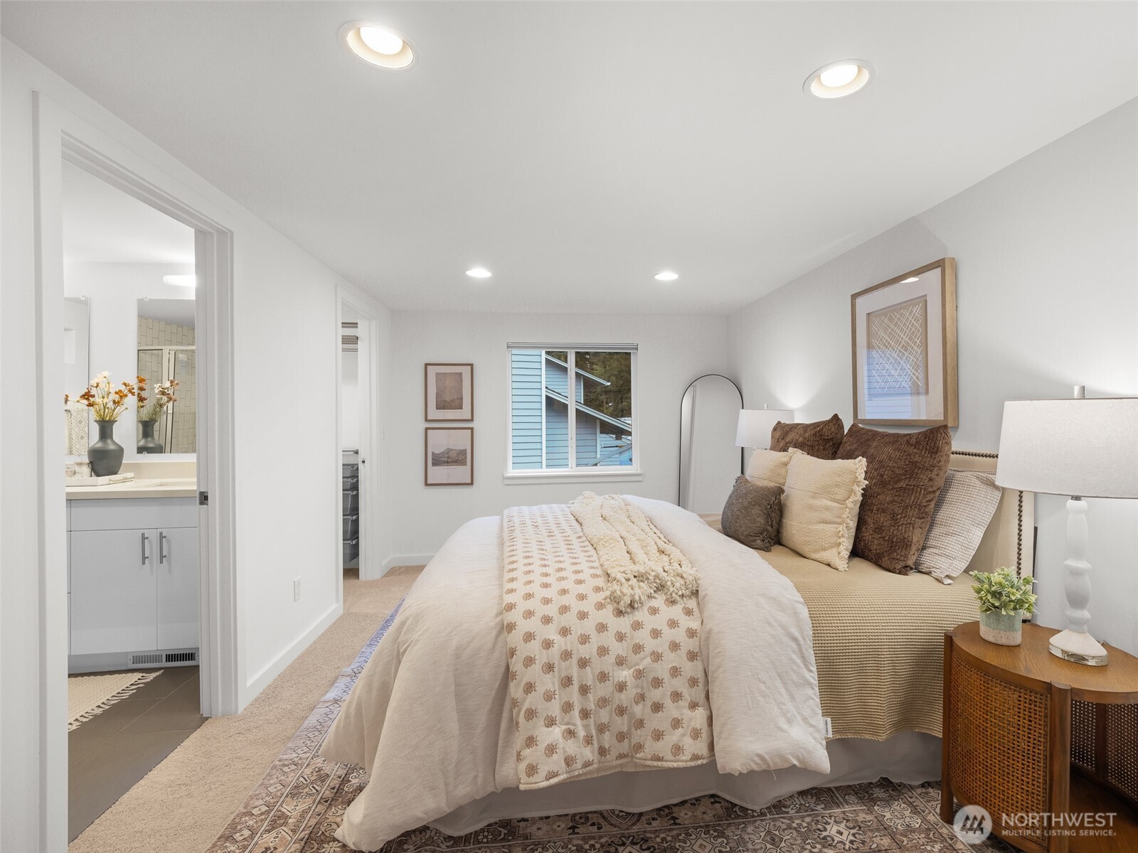 9122 Matthews Avenue NE