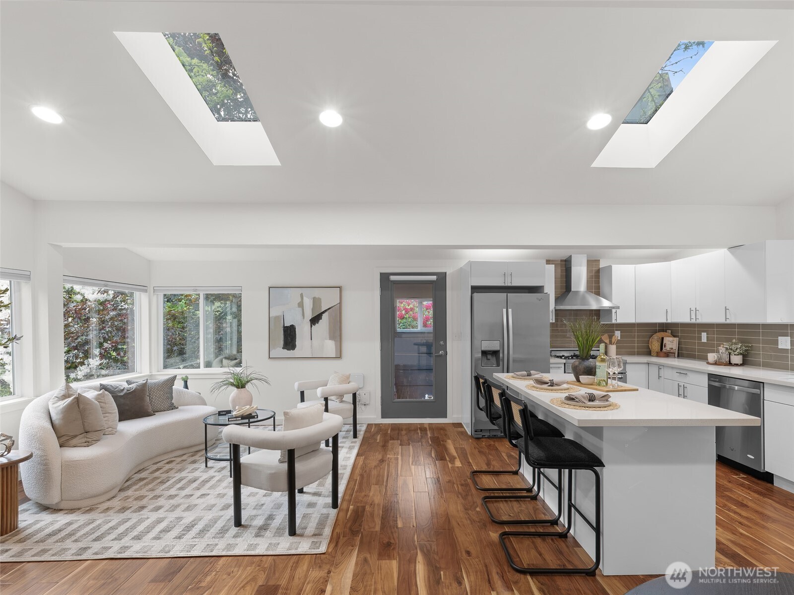 9122 Matthews Avenue NE