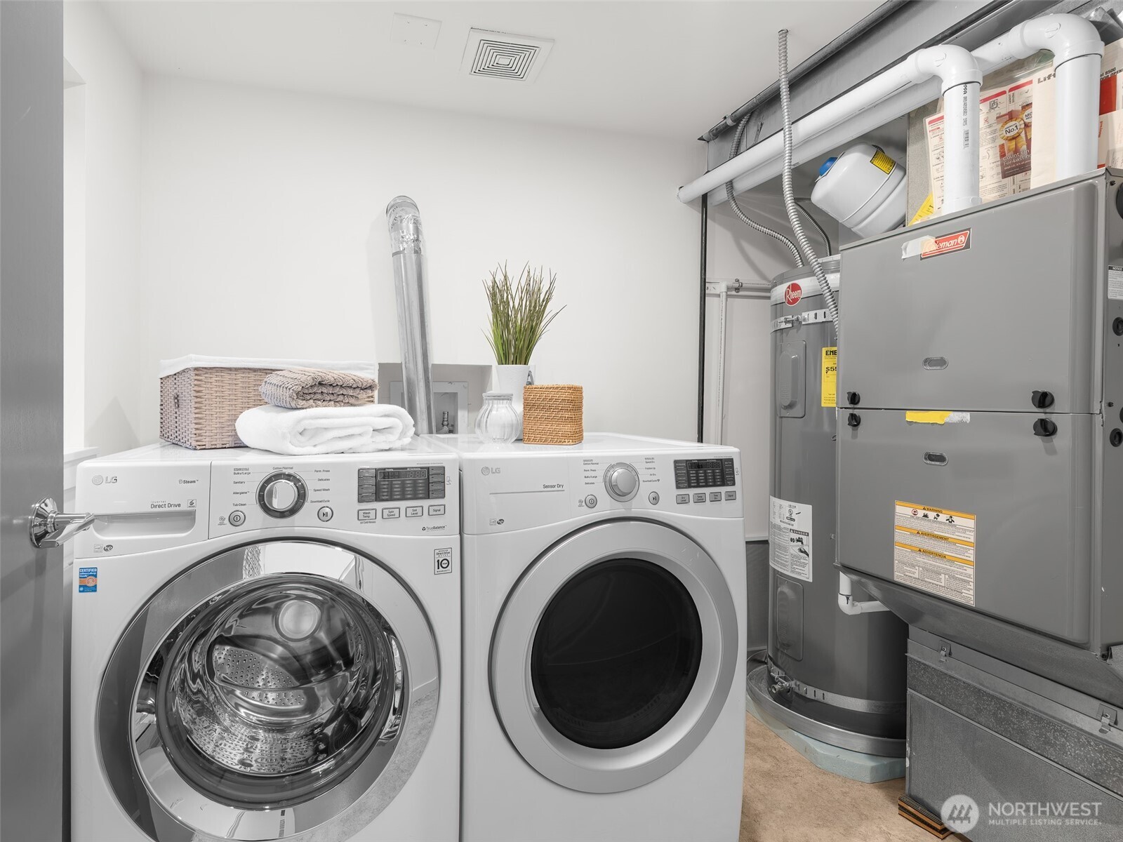 9122 Matthews Avenue NE