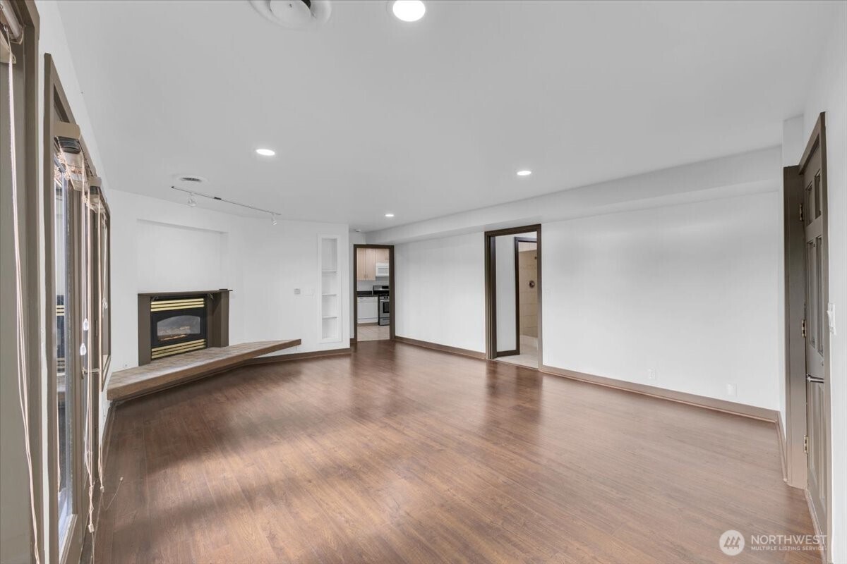 16015 Inglewood Road NE