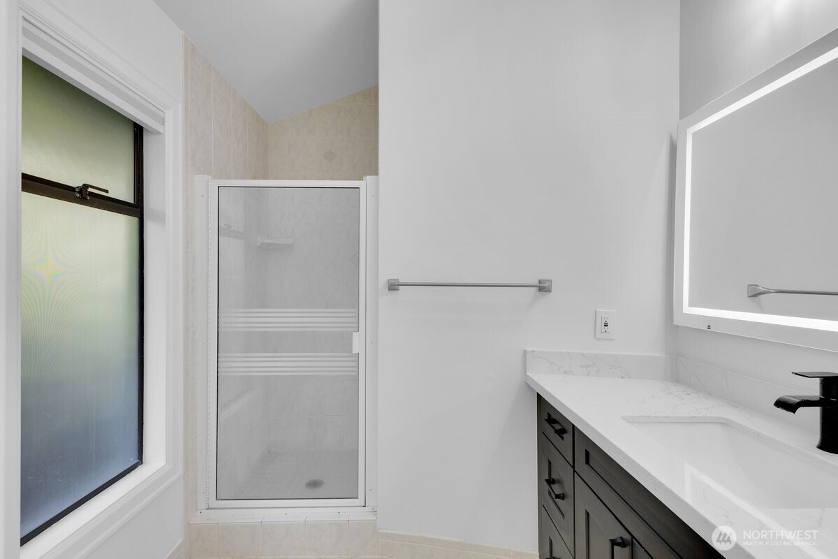 16015 Inglewood Road NE