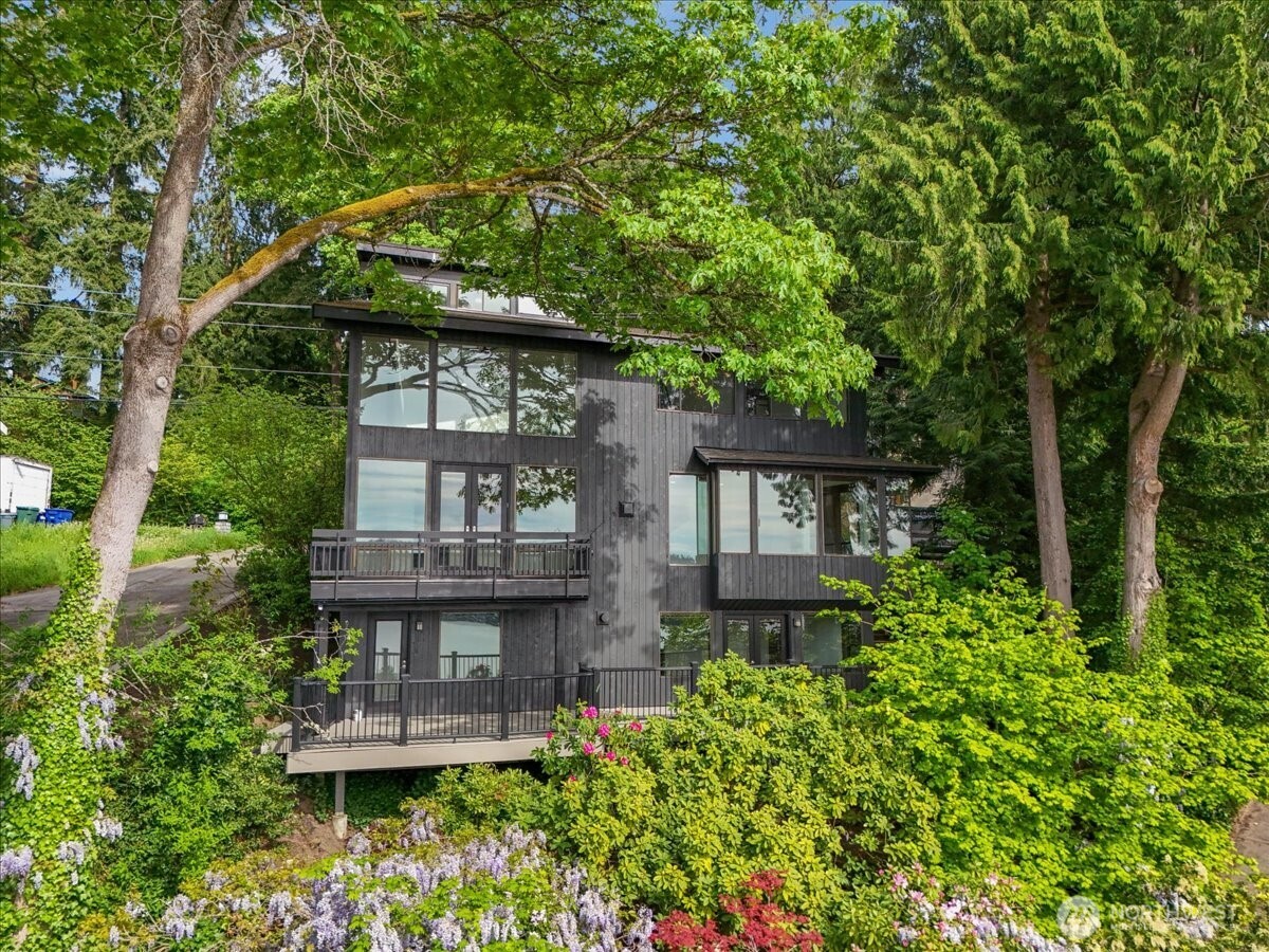 16015 Inglewood Road NE