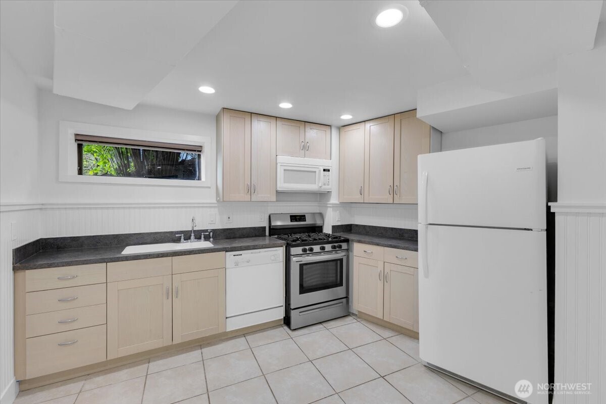 16015 Inglewood Road NE