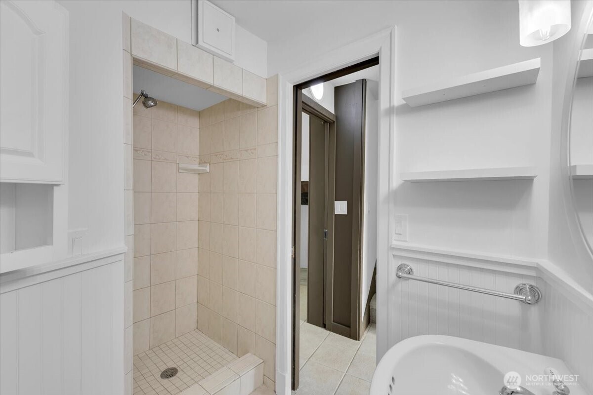 16015 Inglewood Road NE