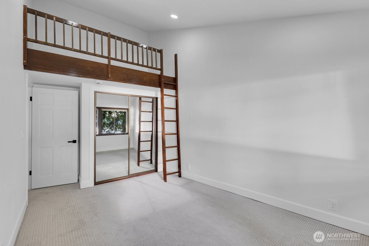 16015 Inglewood Road NE