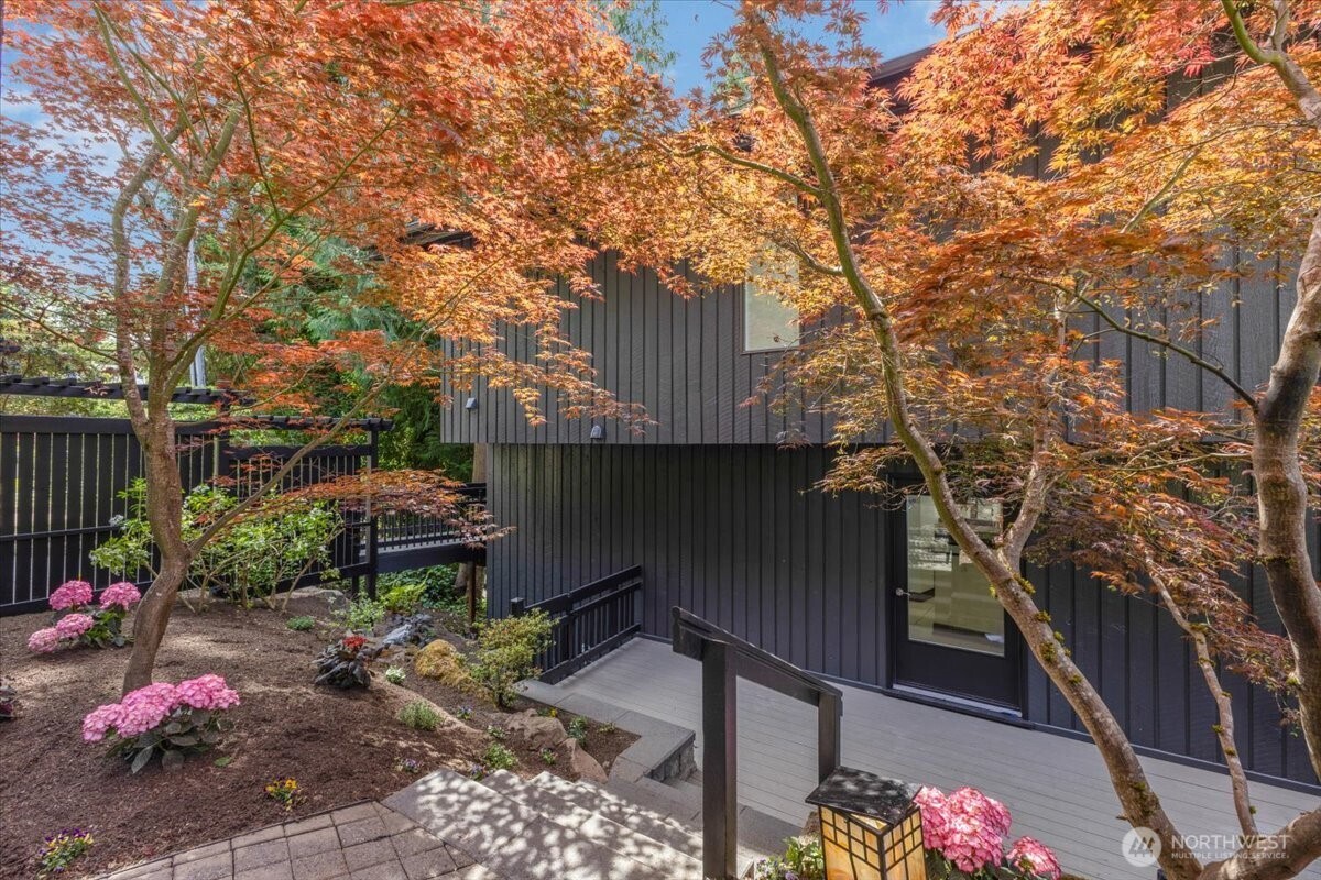 16015 Inglewood Road NE