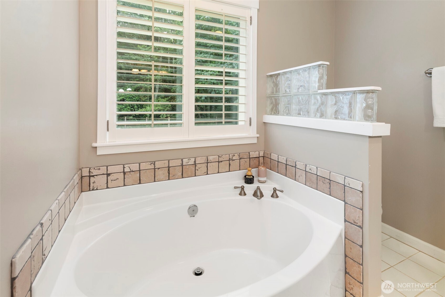 31199 Laughing Dog Avenue NE