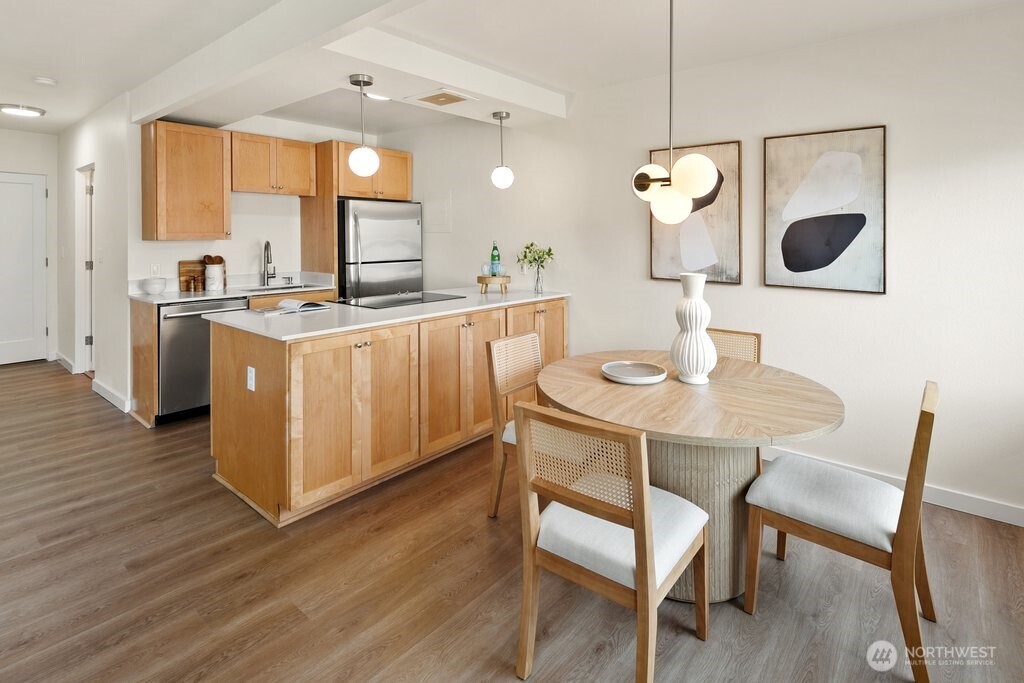 2012 Waverly Place N Unit: 5