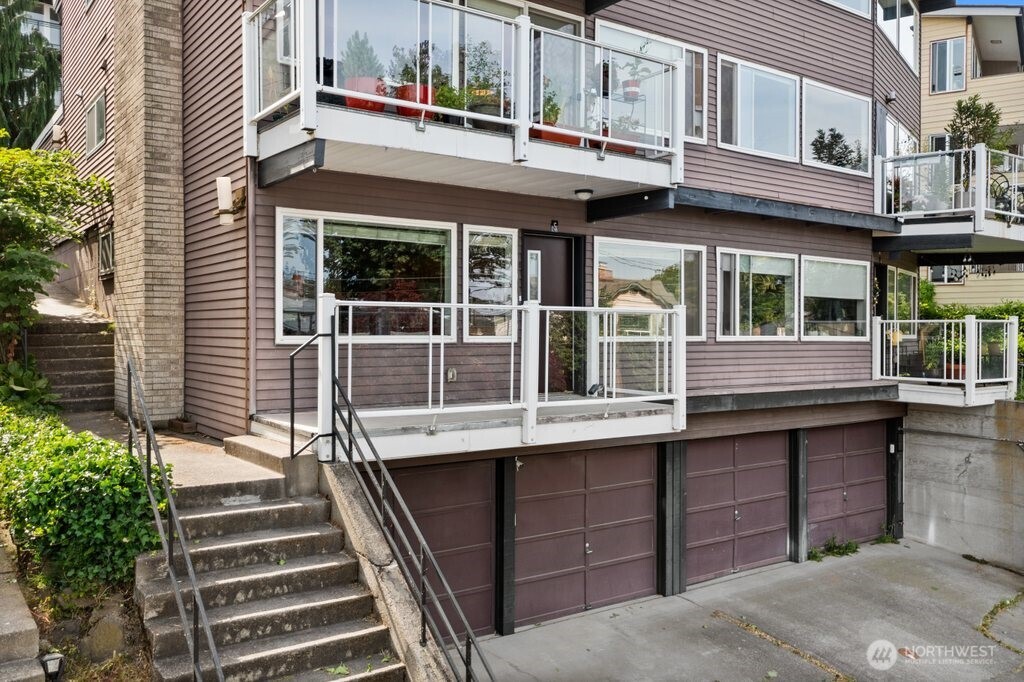 2012 Waverly Place N Unit: 5