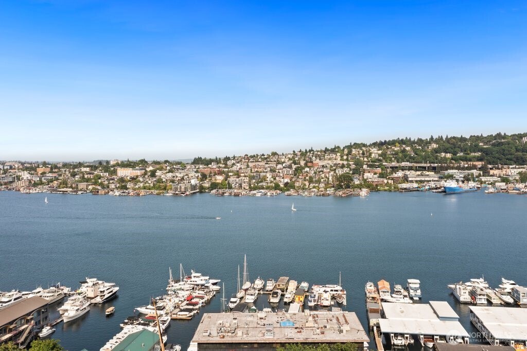 2012 Waverly Place N Unit: 5