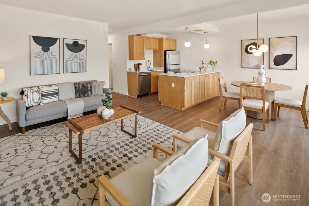 2012 Waverly Place N Unit: 5