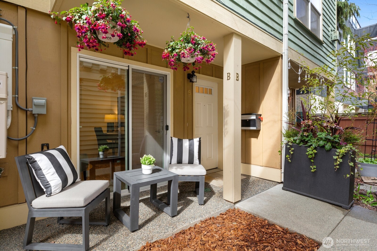 335 16th Avenue E Unit: B