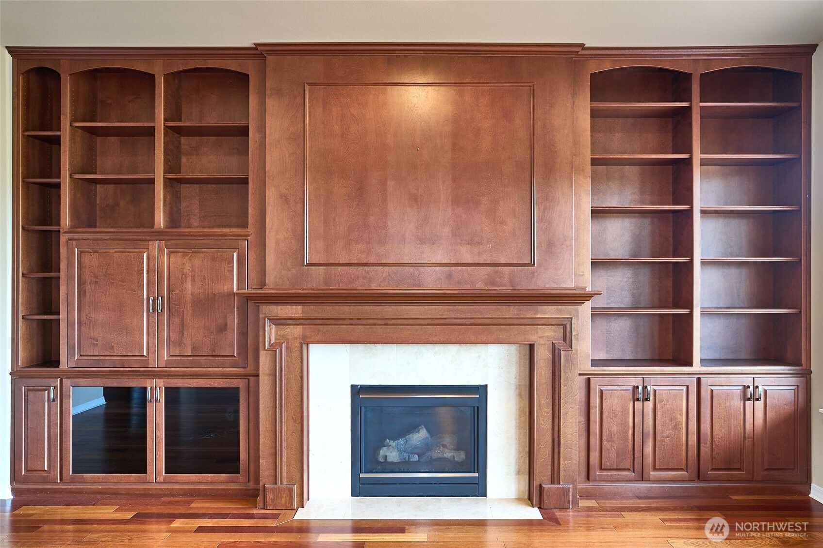 8025 Columbia Way NE