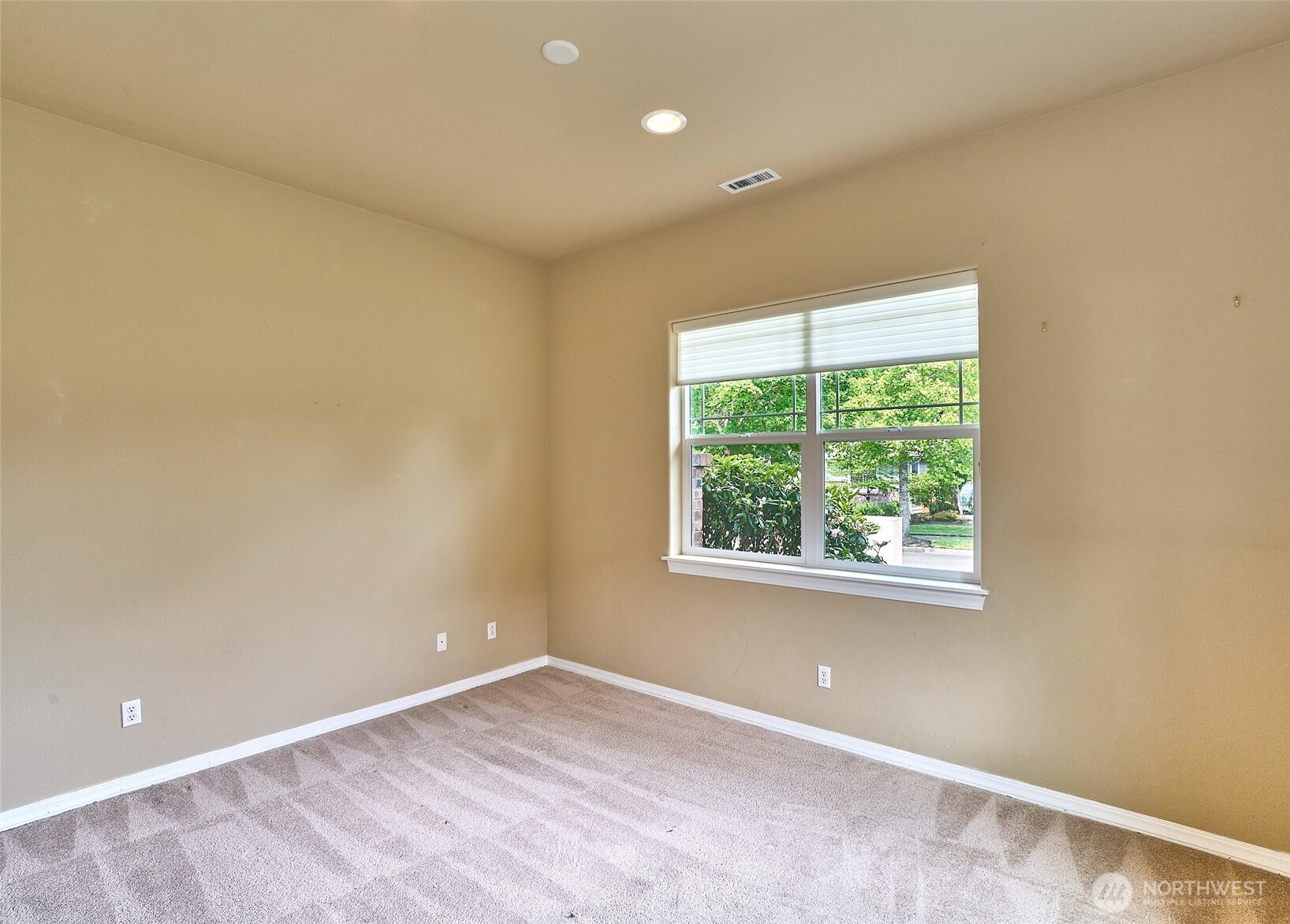 8025 Columbia Way NE